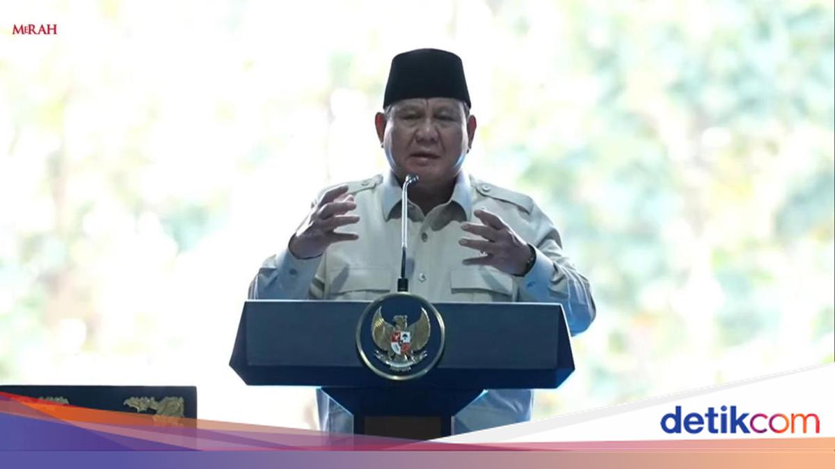 Prabowo: Saya Lihat Polri Berprestasi, Kapolri Belum Terima Bintang Mahaputera?
