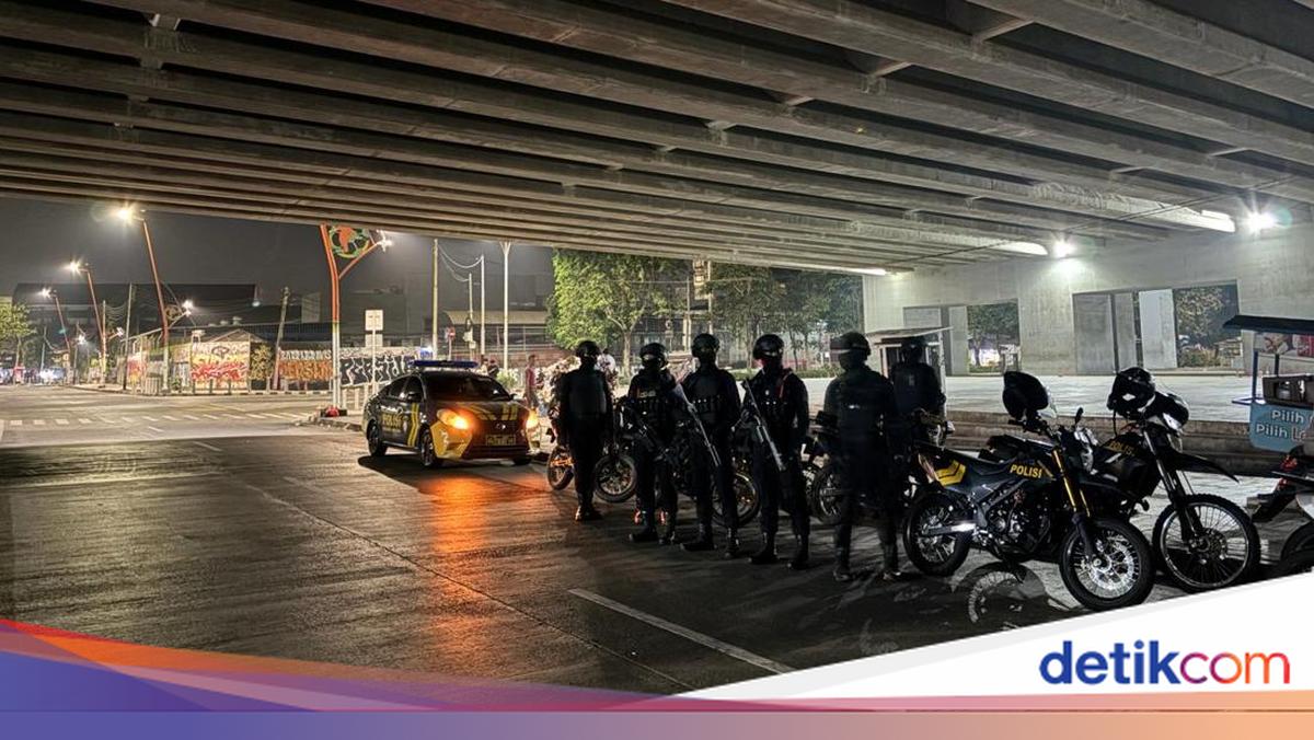 Brimob PMJ Bubarkan Tawuran di Jaktim hingga Bekasi, Parang-Stik Golf Disita