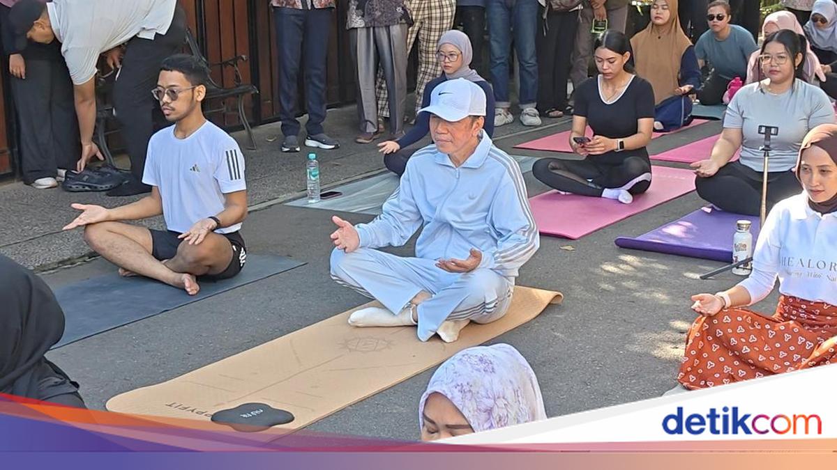 Begini Cerita di Balik Jokowi Ikut Yoga Bareng Warga