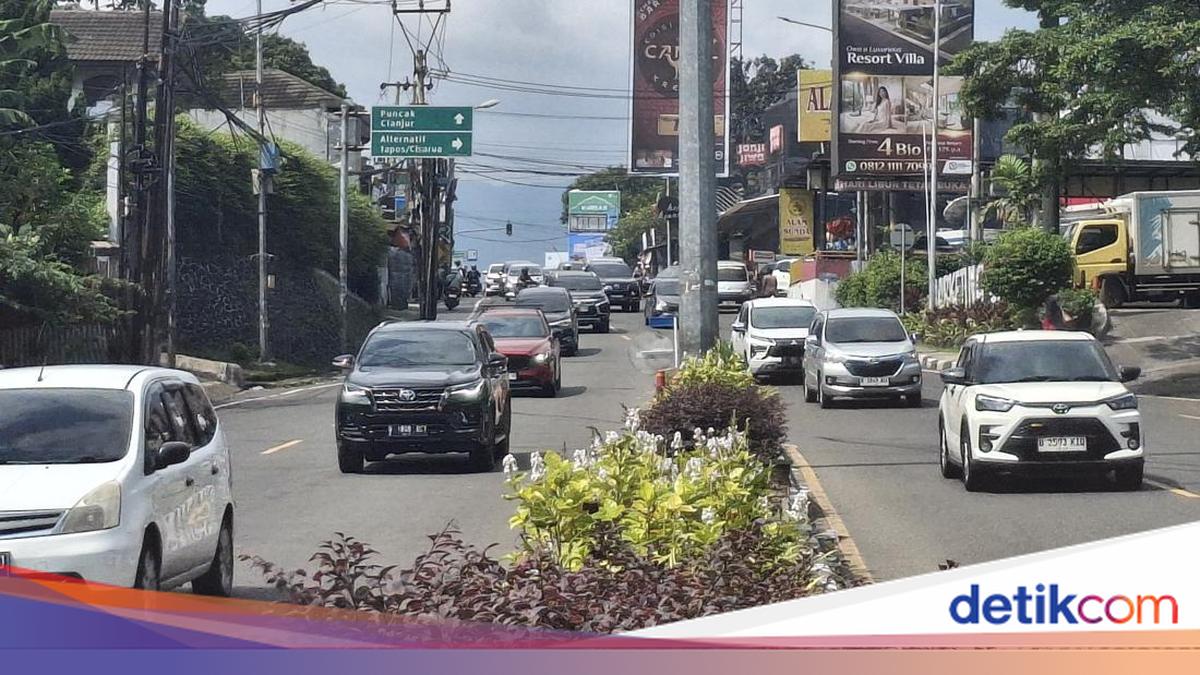 220 Ribu Kendaraan Melintas Jalur Puncak Bogor Selama Long Wekeend