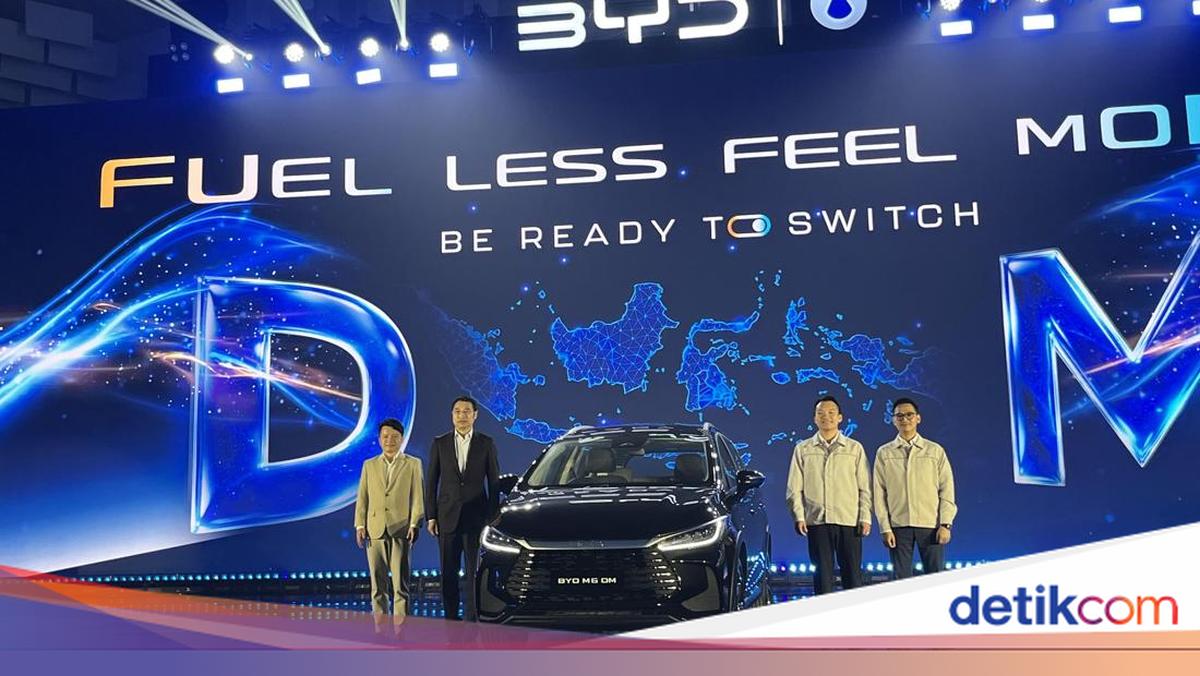 BYD M6 DM Mesin Hybrid Meluncur di RI, Konsumsi BBM 65 Km/Liter
