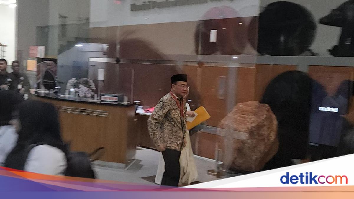 Sempat Minta Pemeriksaan Kasus Haji Ditunda, Muhadjir Effendy Datangi KPK