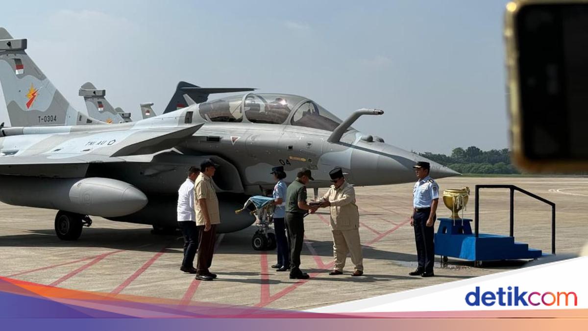 Prabowo Serahkan 6 Pesawat Rafale hingga Misil Buatan Prancis ke TNI