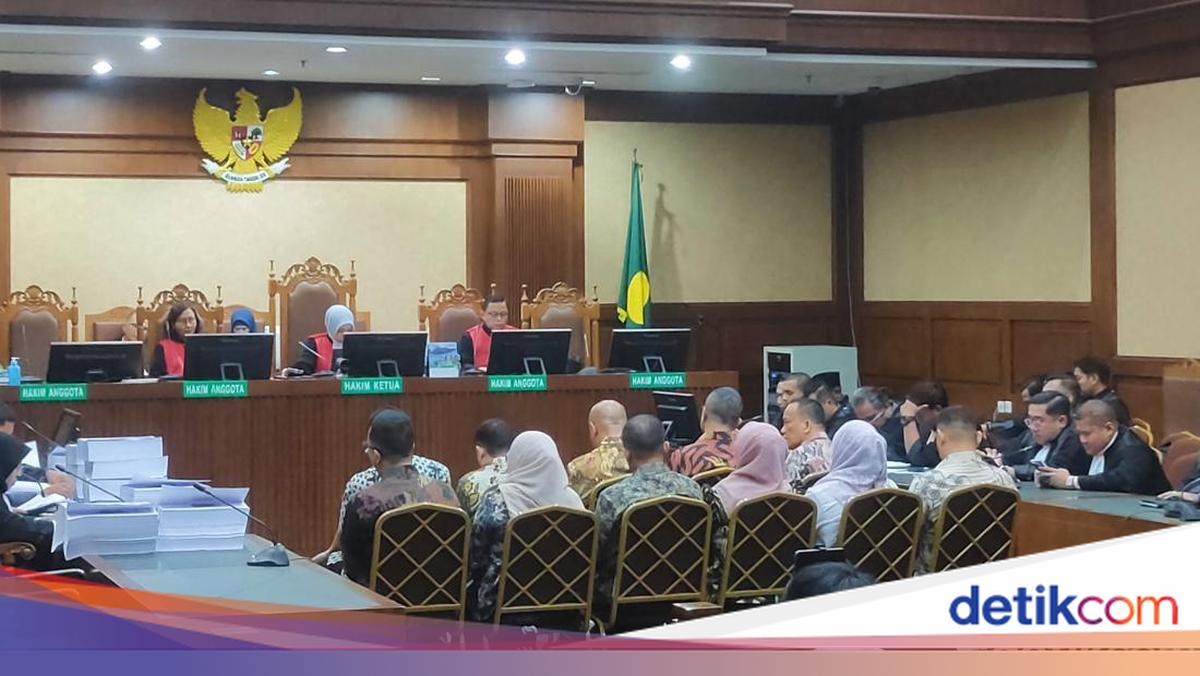7 Terdakwa Pemerasan Sertifikasi K3 Dituntut 4,5 hingga 7 Tahun Bui