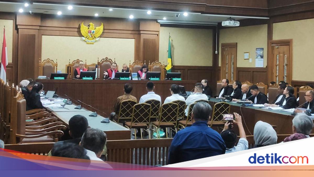 8 Terdakwa Kasus Korupsi Kredit Ekspor LPEI Didakwa Rugikan Negara Rp 992 M