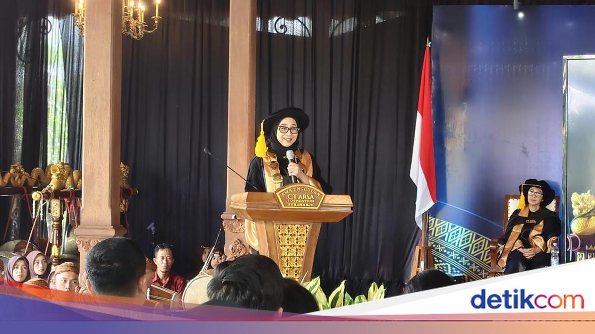 Anita Tanjung Ingatkan Lulusan SMA Unggulan CT Arsa Tak Hanya Andalkan Ijazah