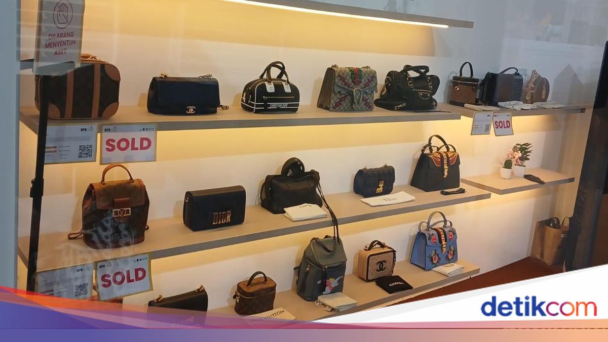 Tas-tas Mewah Sandra Dewi Dilelang Kejaksaan, Laku Ratusan Juta Rupiah
