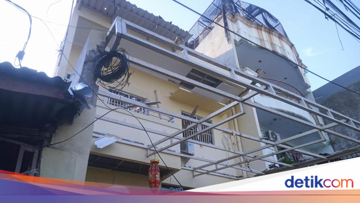Gas Meledak di Tambora Bikin Lansia Terluka hingga Rumah Porak-poranda
