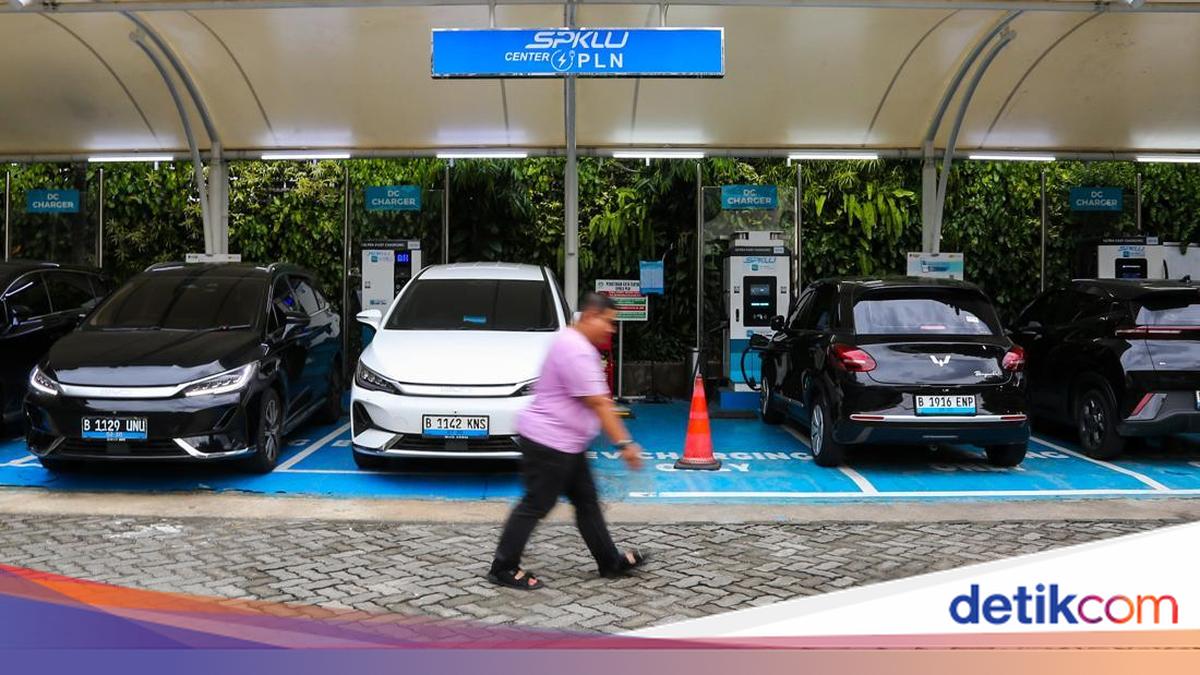 Insentif Kendaraan Listrik Segera Meluncur, Airlangga: Anggarannya Sudah Ada