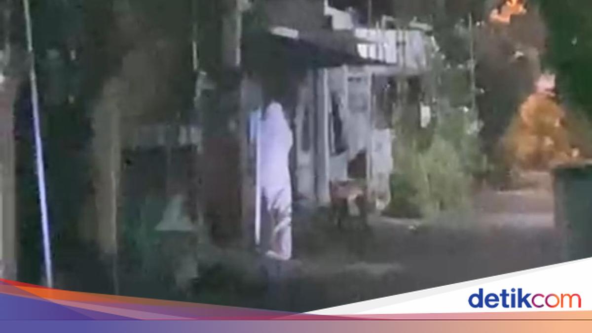 Pocong Gentayangan Bawa Golok, Polisi Bilang Kalau Nyolong Ditangkap