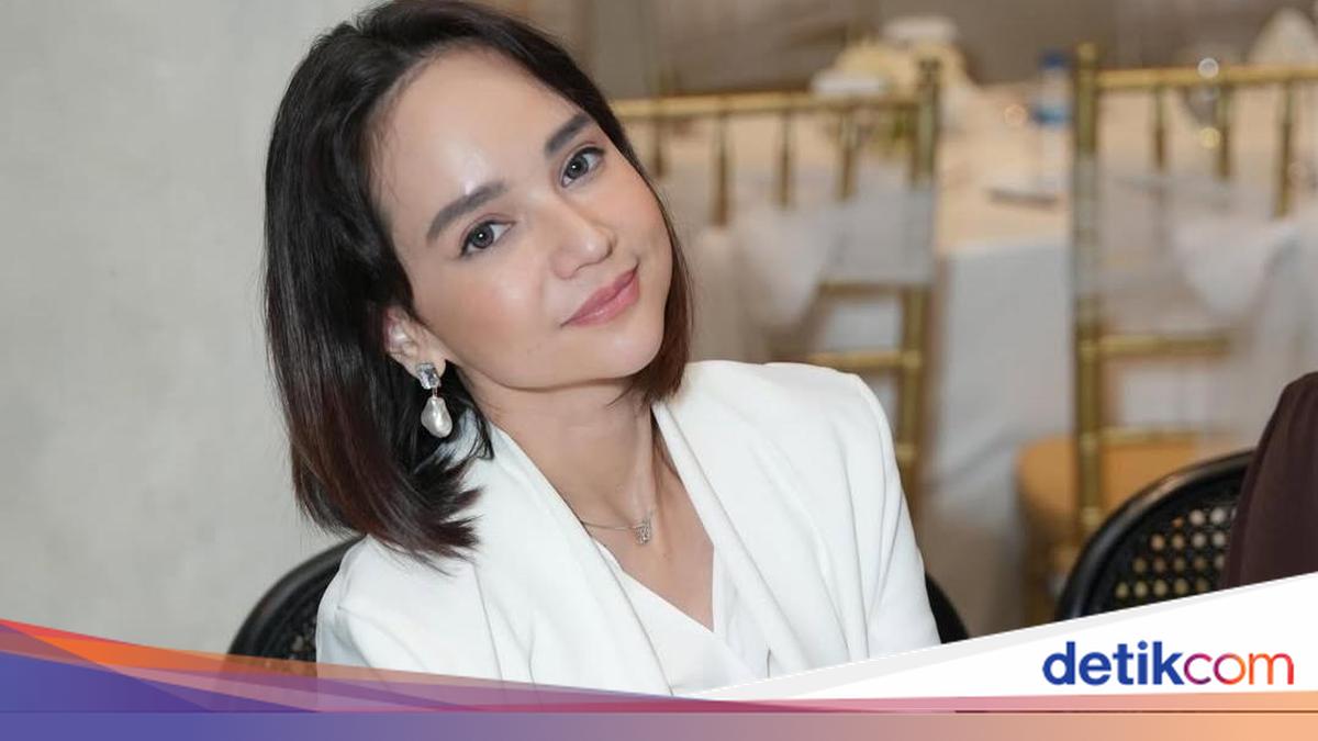 Di Balik Penampilan Angelica Simperler yang Awet Muda
