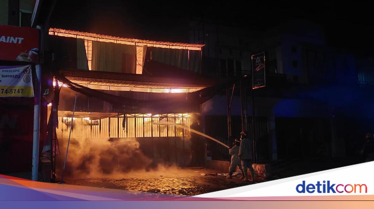 Kakek Tambal Ban Bakar Toko Jajanan Jombang Gara-Gara Ditegur