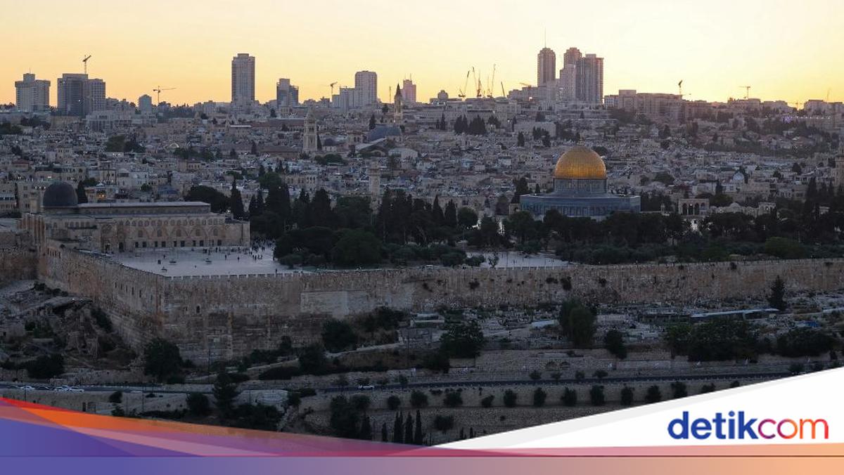 RI Bersama 7 Negara Muslim Kutuk Pengibaran Bendera Israel di Masjid Al-Aqsa