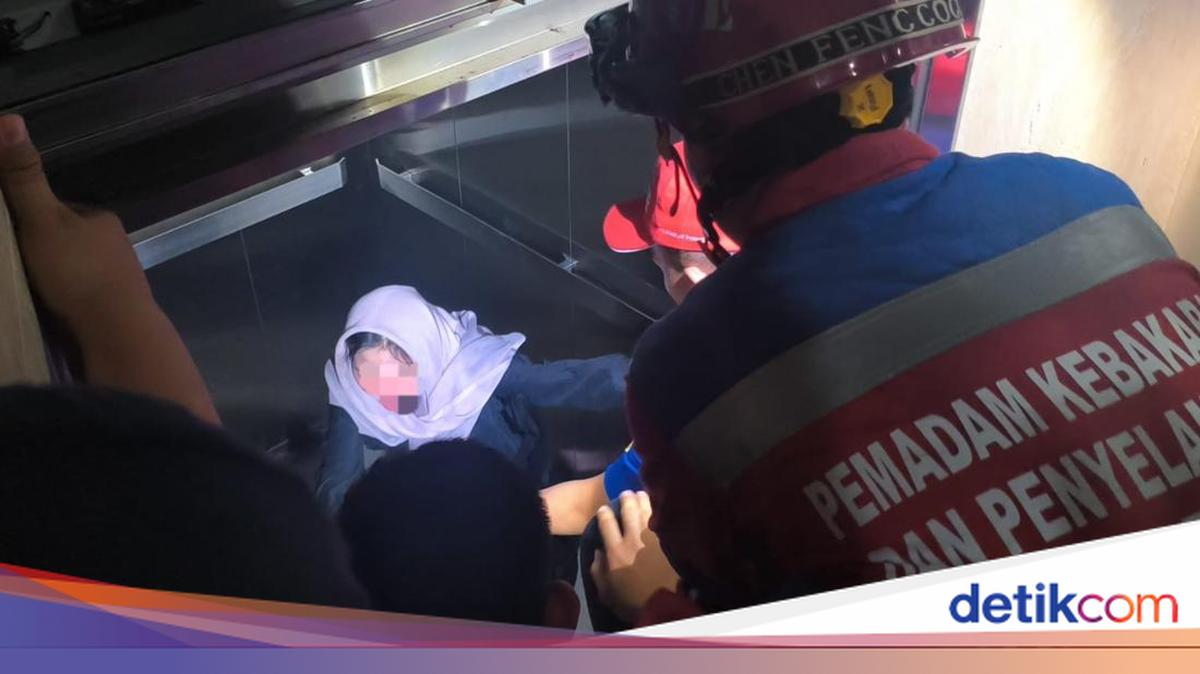 Mahasiswi UMP Terjebak Satu Jam di Lift Saat Listrik Padam, Tim Damkar Evakuasi dengan Alat Rescue