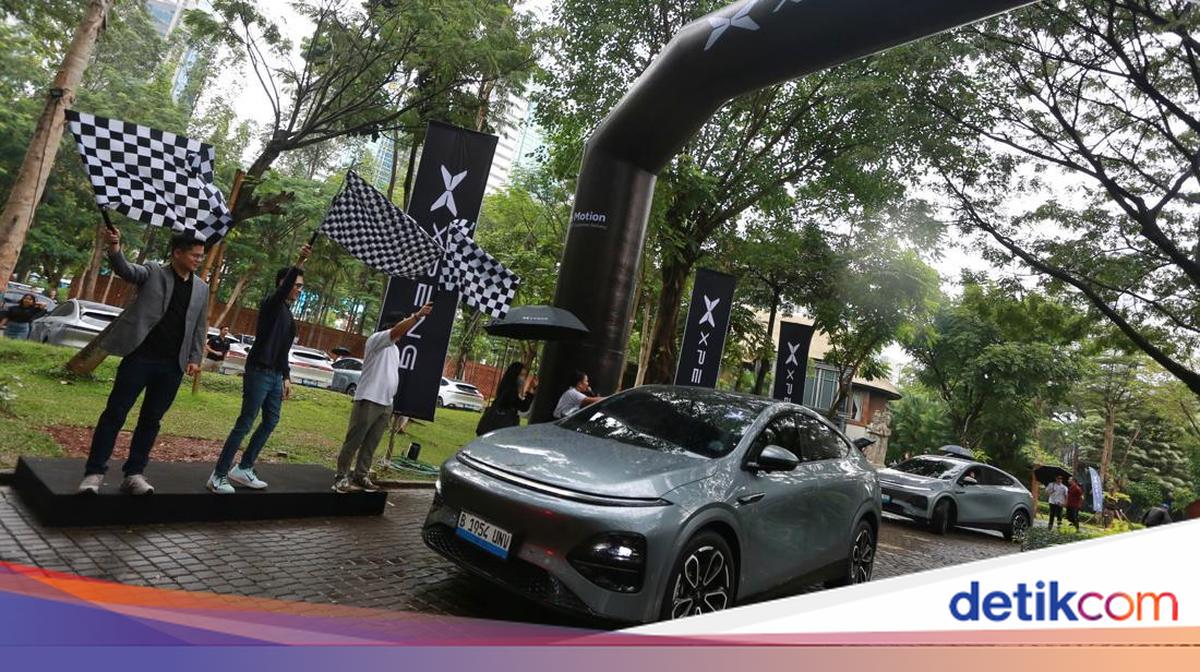 XPENG Serahkan SUV Listrik G6 ke Konsumen Perdana
