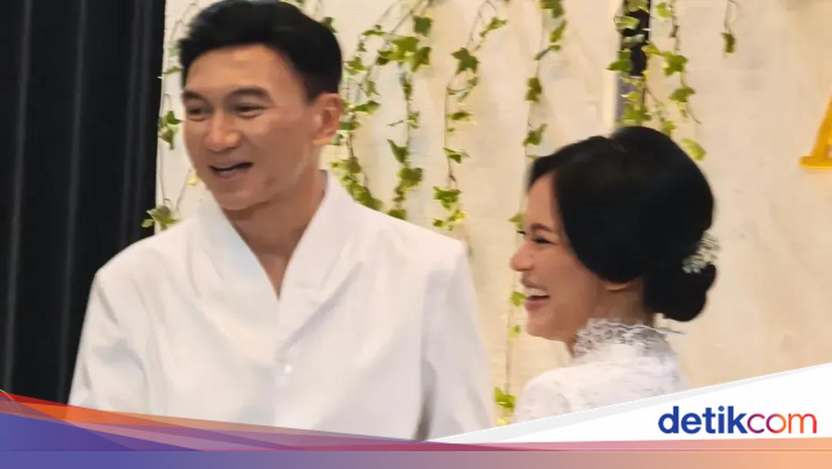 Tentang Istri Baru Anji, Dena Desy