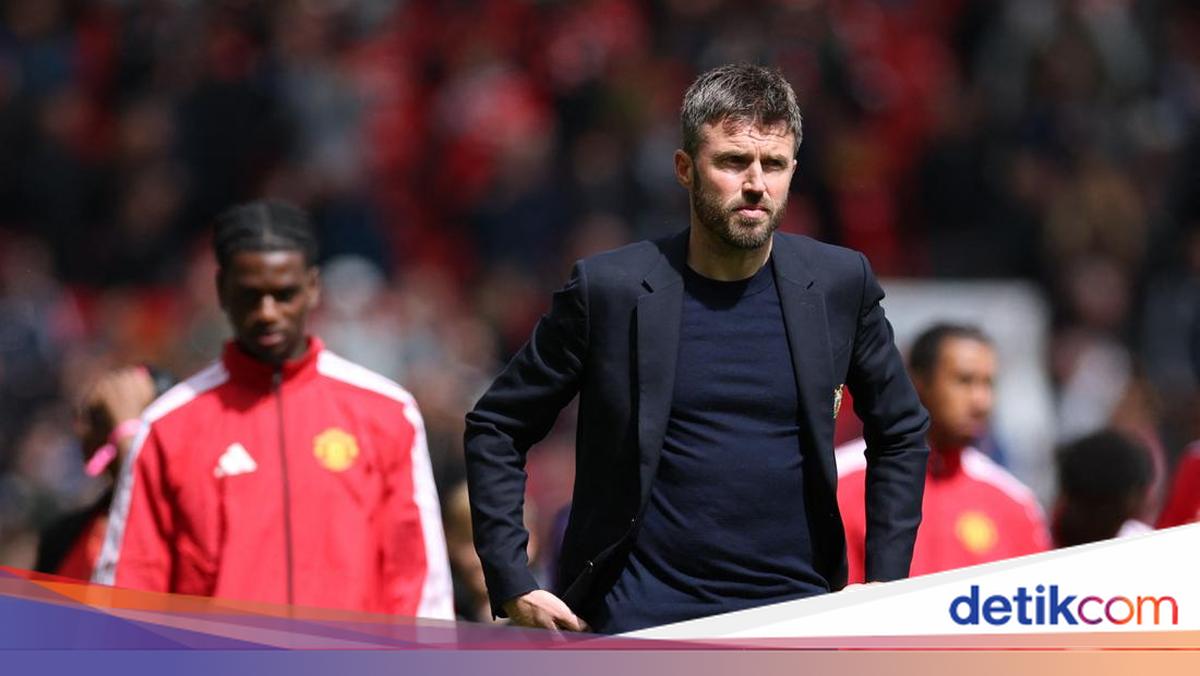 Roy Keane: Michael Carrick Beruntung Belum Dipecat