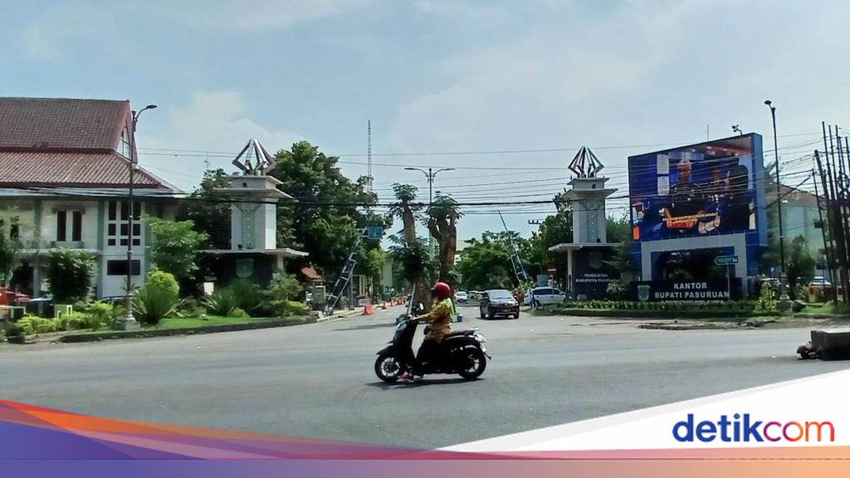 DUA ASN PEMKAB PASURUAN NGAMUK MESUM DI MOBIL, SATPOL PP GREBEK!