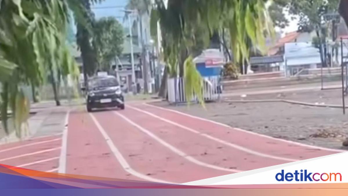 Jogging Track Bekasi Dirusak! Mobil Nevo Nyetir Malah Disikat Rintangan