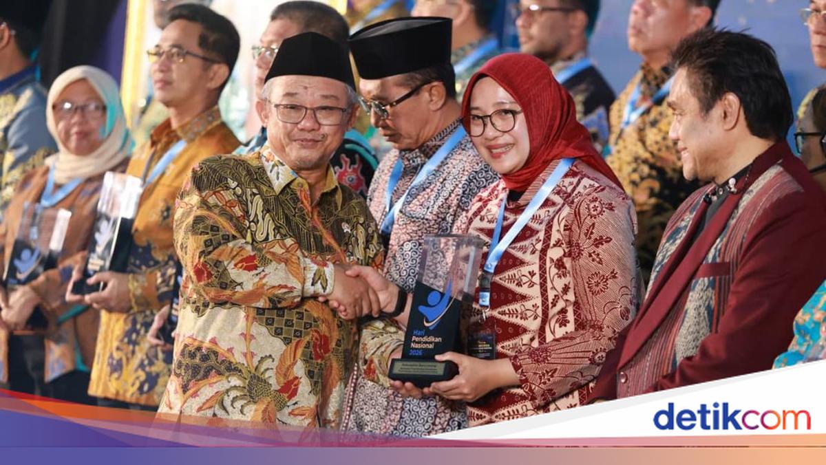 Pemkab Banyuwangi Terima 2 Penghargaan Pendidikan dari Kemendikdasmen