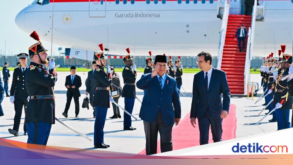 Prabowo Salat Idul Adha di KBRI Paris Dulu Sebelum Kunjungan Kenegaraan