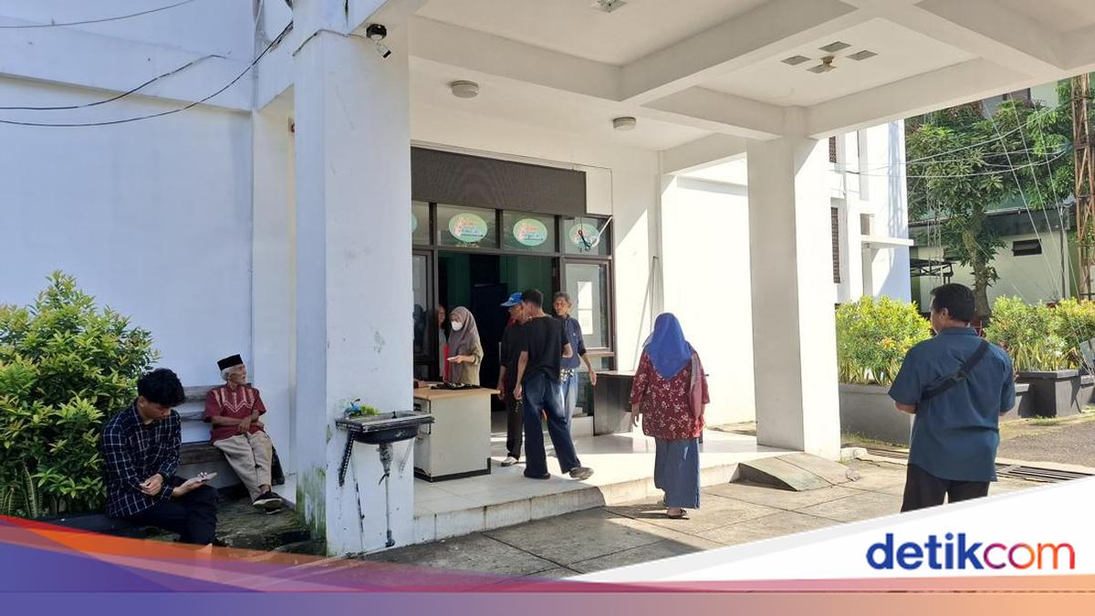 Cerita Ortu Antre di Dukcapil Urus IKD Demi Daftar Sekolah Anak