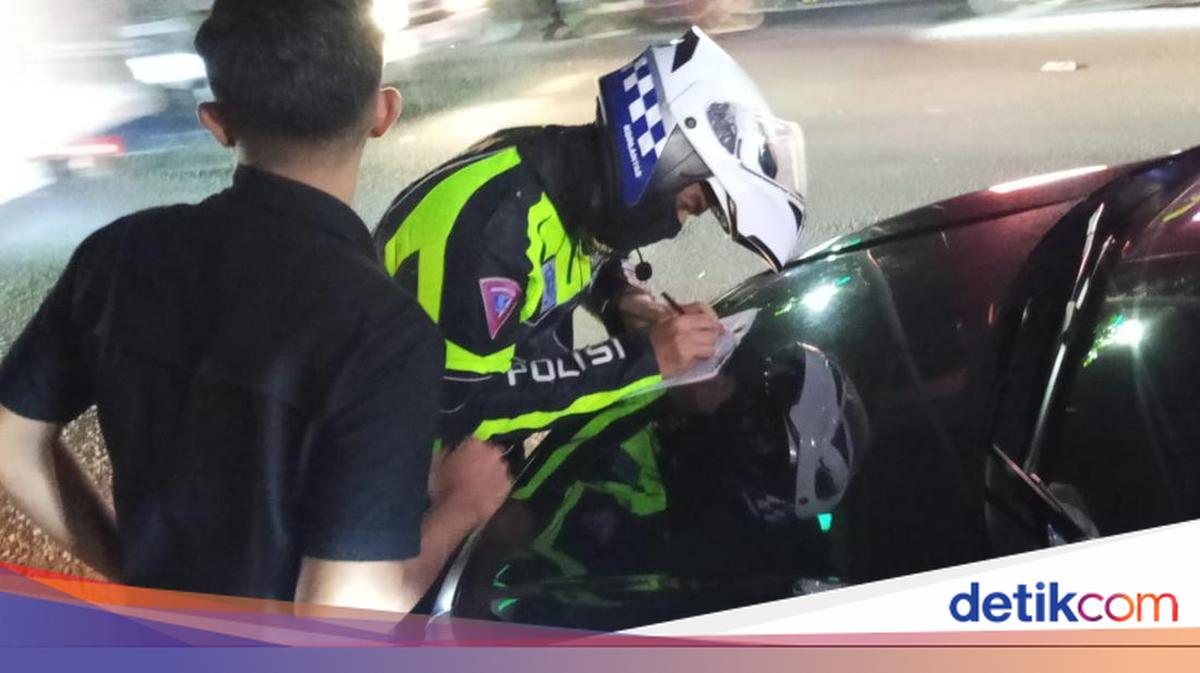 Mobil Mewah Berpelat Mirip 'RI' di Tangerang Sempat Dikira Menteri