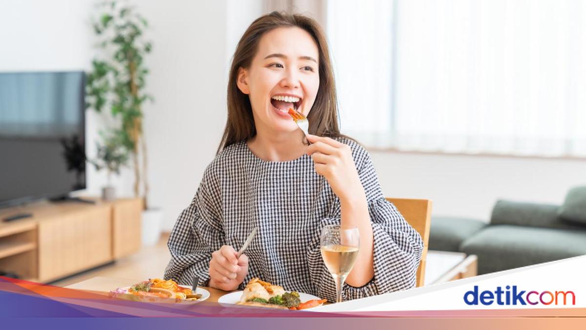 Orang yang Makan Pelan Ternyata Punya 5 Keuntungan Psikologis Ini