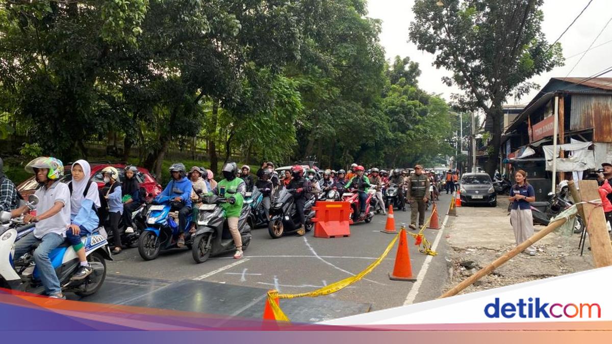 Ada Buka Tutup Lajur Saat Perbaikan Jalan Amblas di Lenteng Agung Malam Ini
