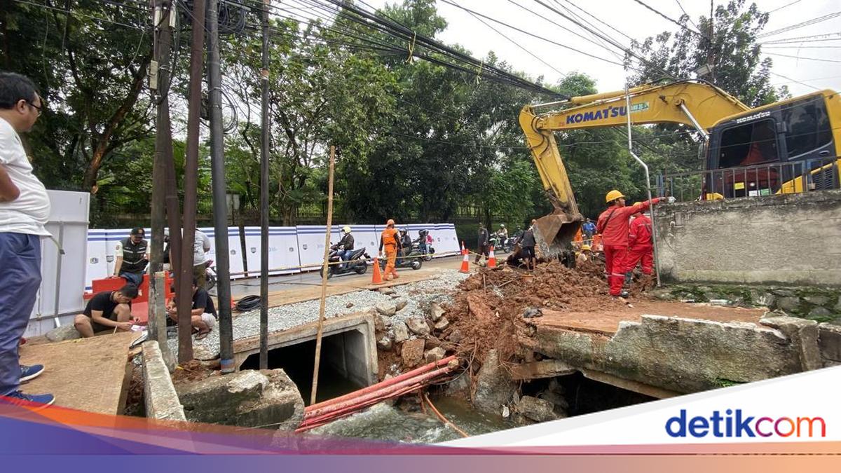 Perbaikan Jalan Amblas di Lenteng Agung, Beton Gorong-gorong Terpasang
