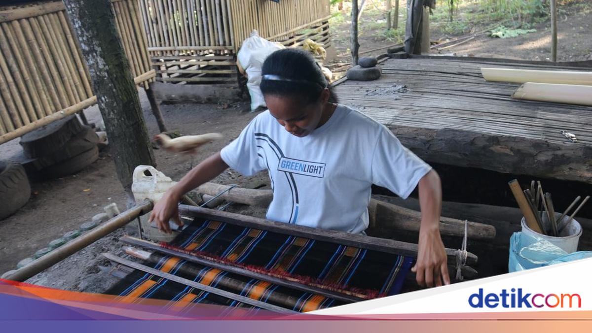 Kisah Ibu-ibu di Ende Bangkit dari KDRT Berkat Program ATENSI Kemensos