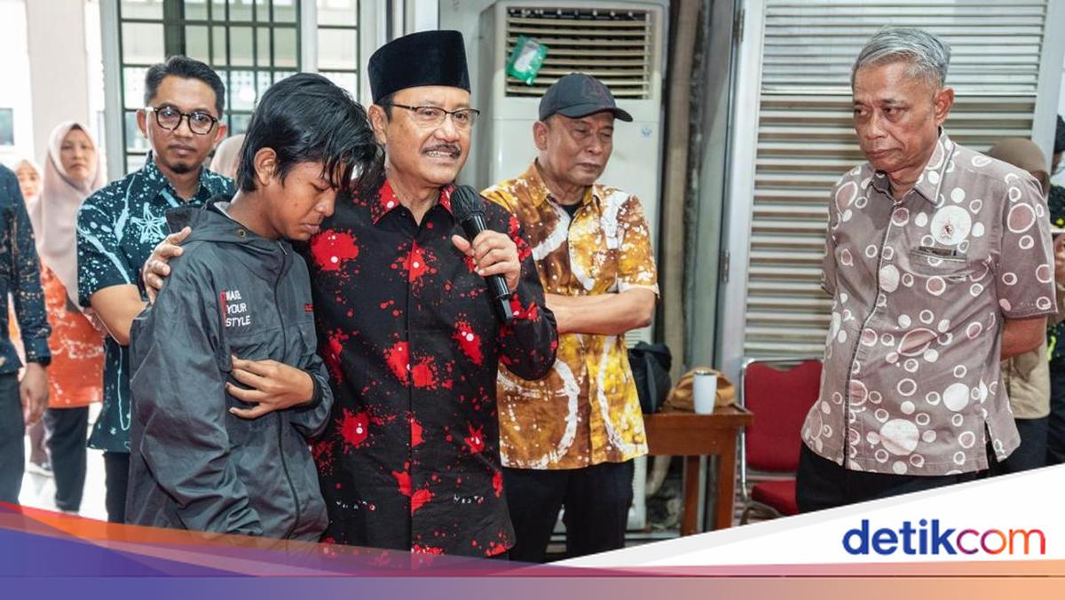 Tinjau SRMP 10 Bogor, Mensos Dengarkan Kisah Anak yang Nyaris Putus Sekolah