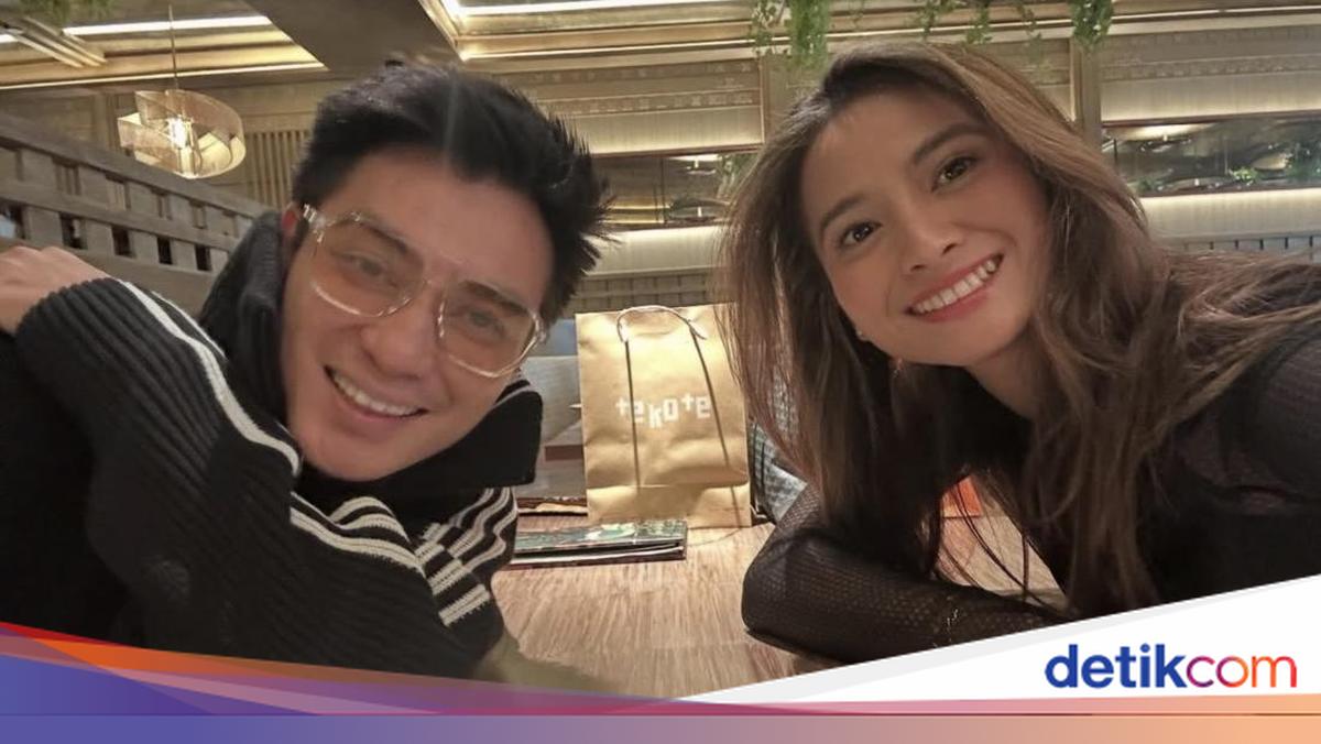 Intip Potret Seru Acha Septriasa saat Jajan Matcha hingga Kopi di Kafe