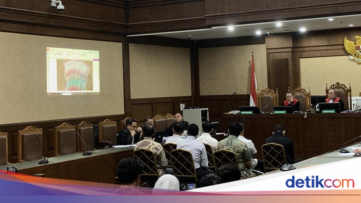 Pegawai Bea Cukai Kirim Data Rahasia ke Bos Blueray, Dapat Rp 100 Juta