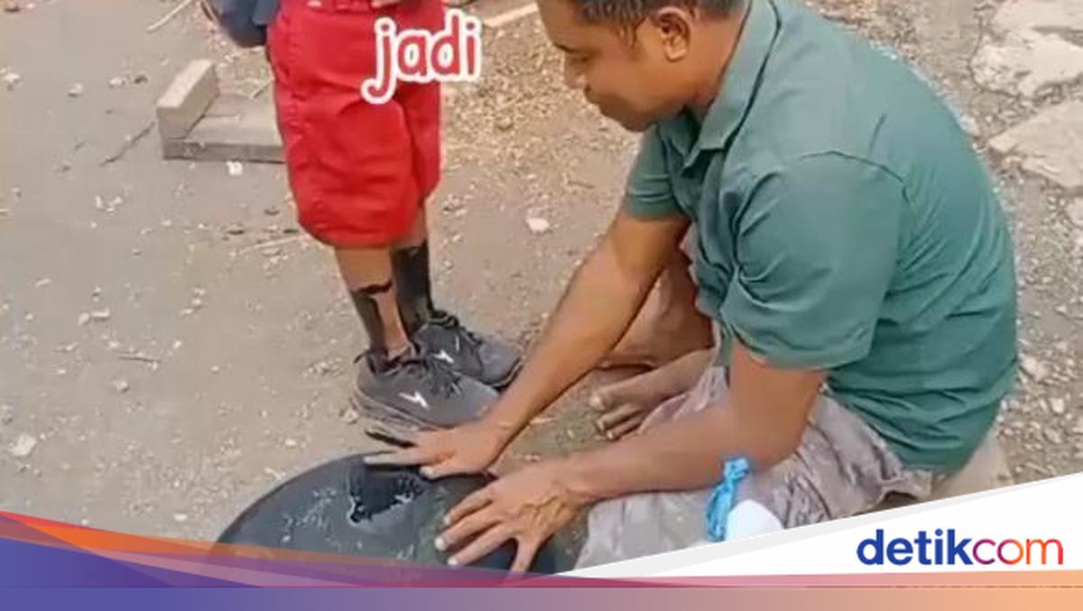Gara-gara Tak Punya Kaus Kaki, Bocah NTT Dioles Arang Jadi Viral!