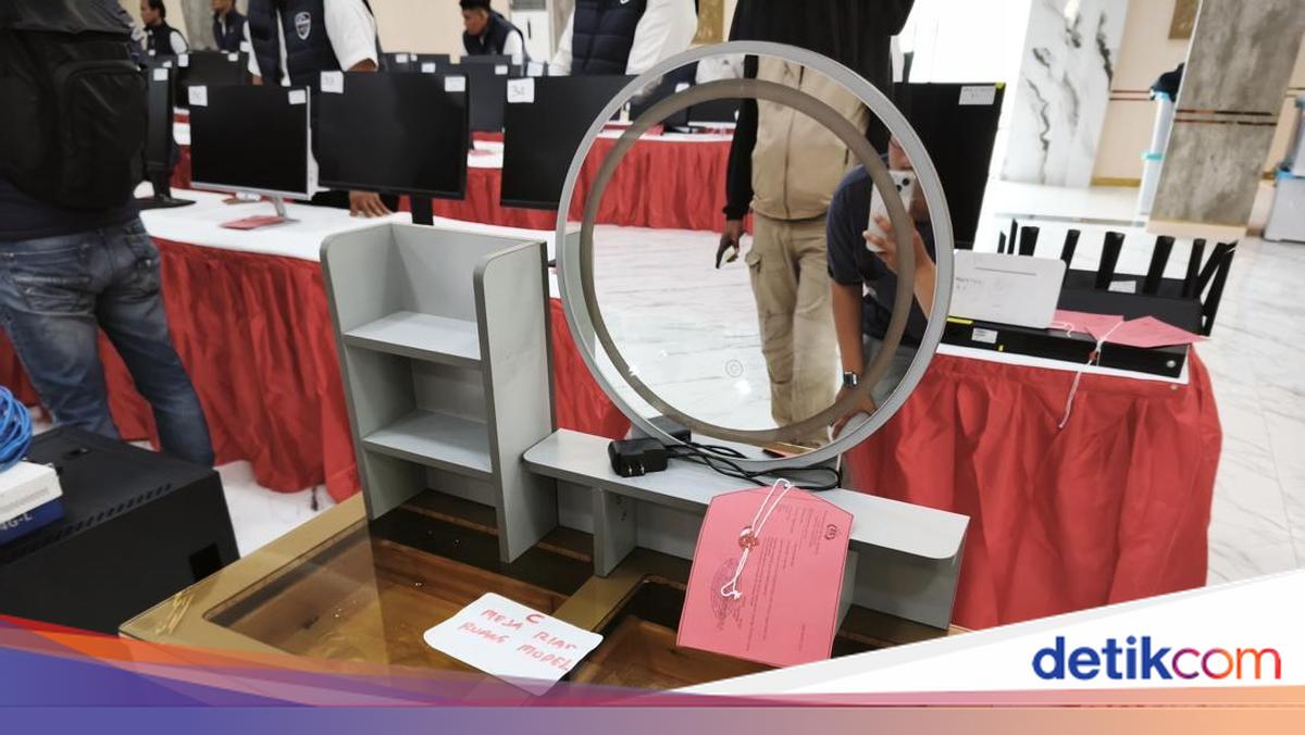 Mantan Artis Fabiola Rayu Korban Scammer Lewat VC, Meja Rias Jadi Bukti
