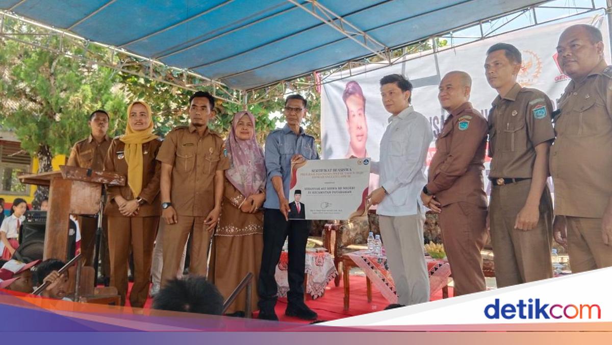 Legislator Gerindra Salurkan PIP dan Sosialisasi 4 Pilar di Ogan Ilir