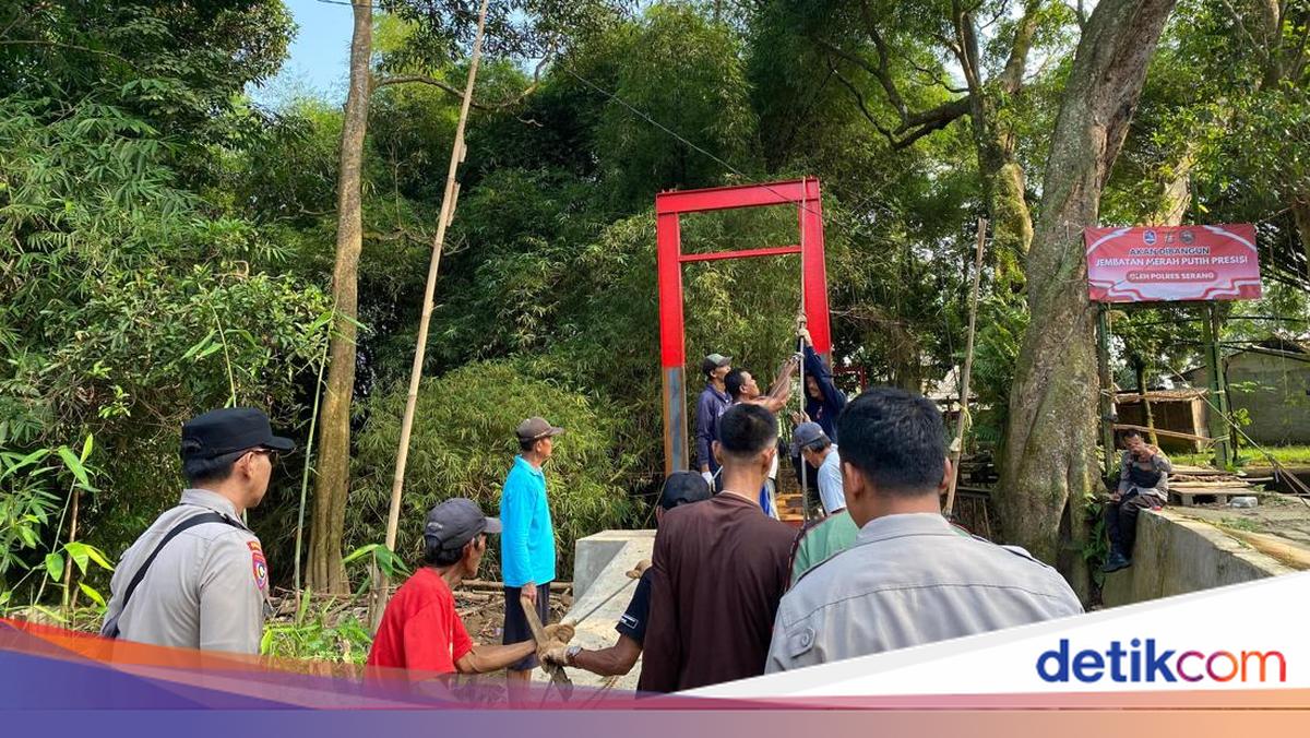 Sambut HUT Ke-80 Bhayangkara, Polres Serang Gotong Royong Perbaiki 3 Jembatan