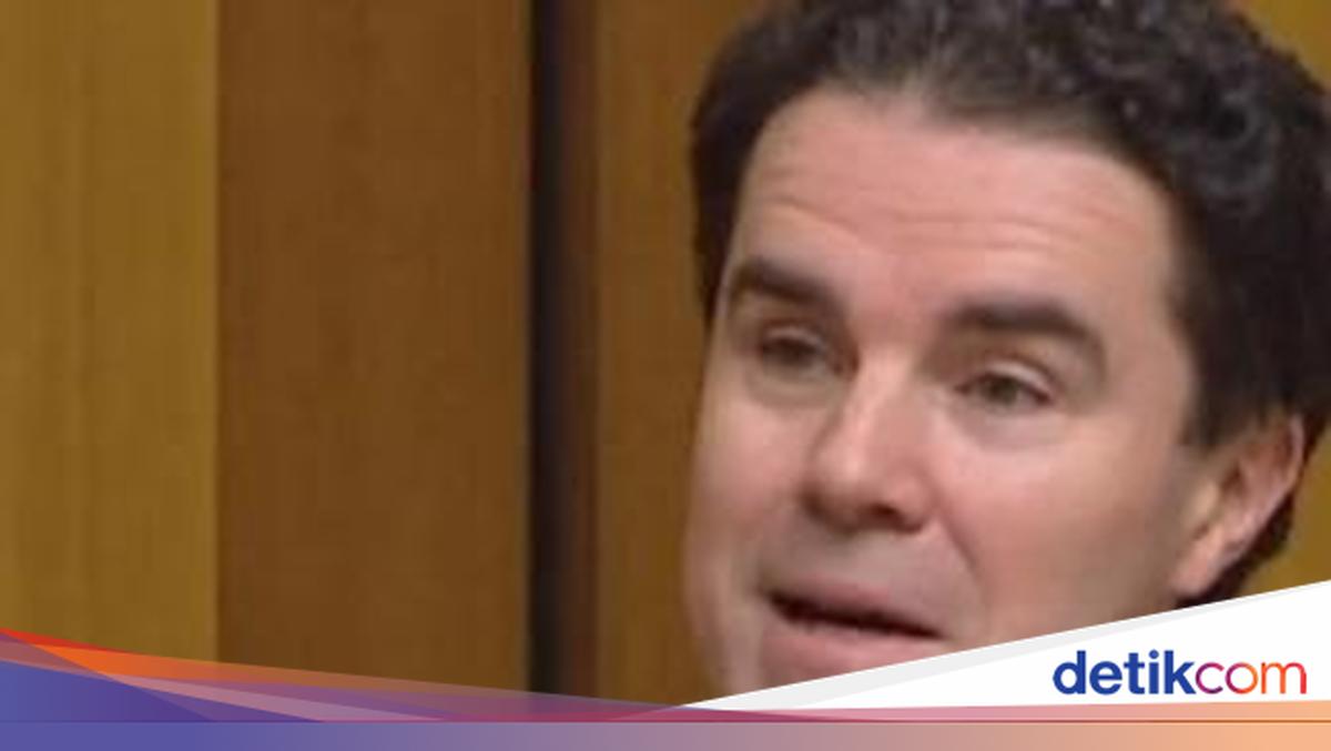 Anggota Parlemen Australia, Tim Watts, mengucapkan 'oke gas'
