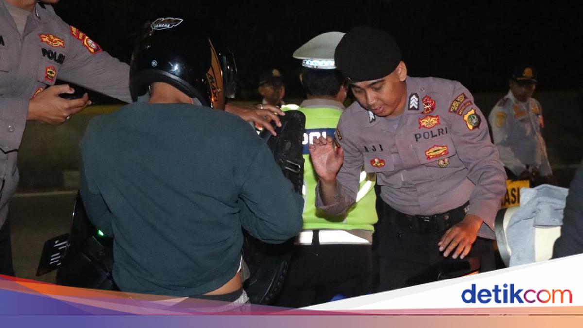 4 Pria di Jakbar Terjaring Razia Polisi, Terciduk Bawa Tramadol hingga Sabu
