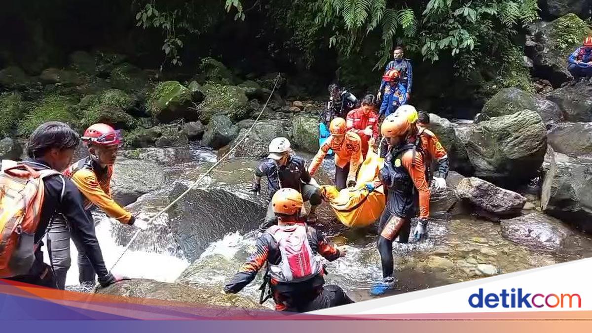 Wisatawan Tewas Tenggelam Saat Berenang di Curug Ciparay Bogor