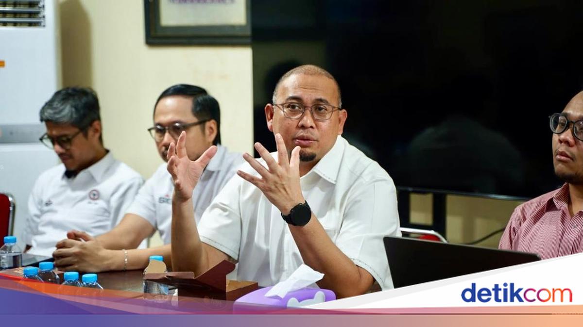 Andre Rosiade Satukan Seluruh Elemen Semen Padang FC, Target Juara &amp; Promosi ke Liga 1