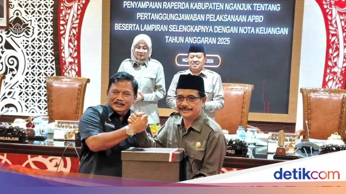 DPRD NGANJUK GELAR PARIPURNA RAPERDA PERTANGGUNGJAWABAN APBD 2025