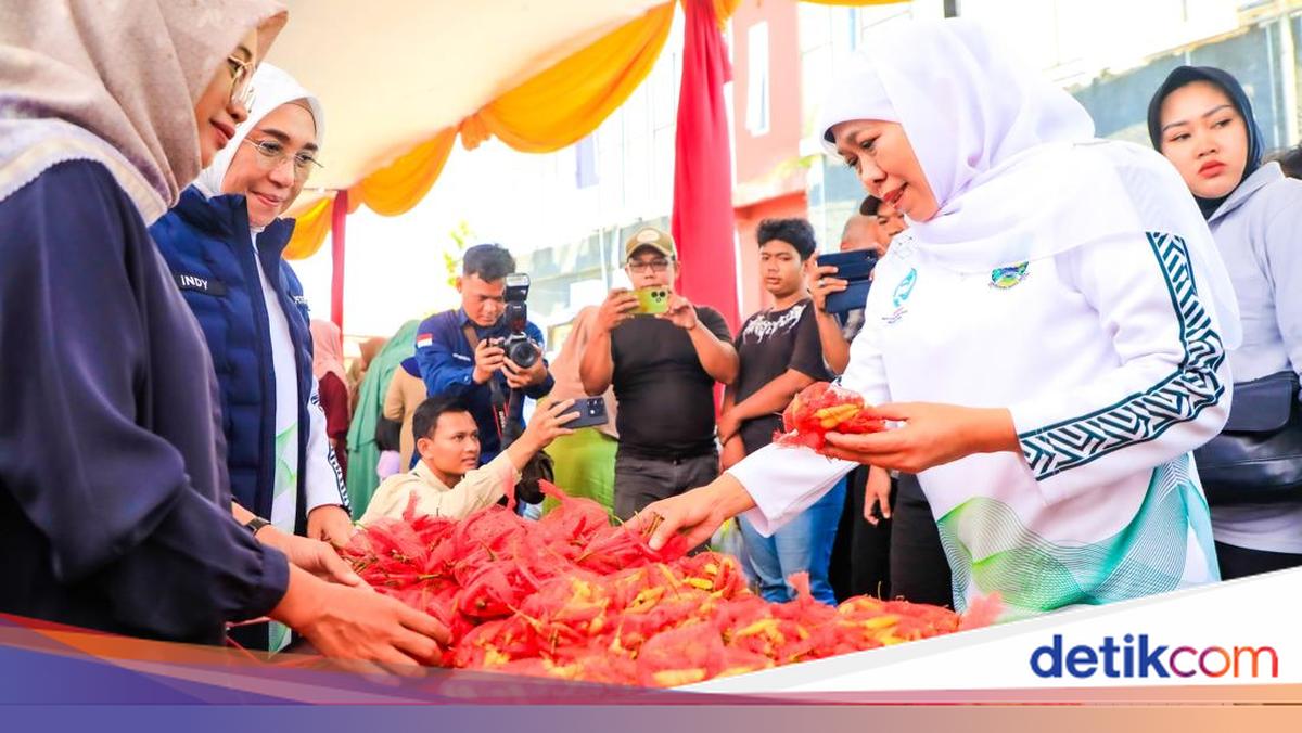 KHOFIFAH TERUS GENCARKAN PASAR MURAH PERKUAT DAYA BELI MASYARAKAT JATIM