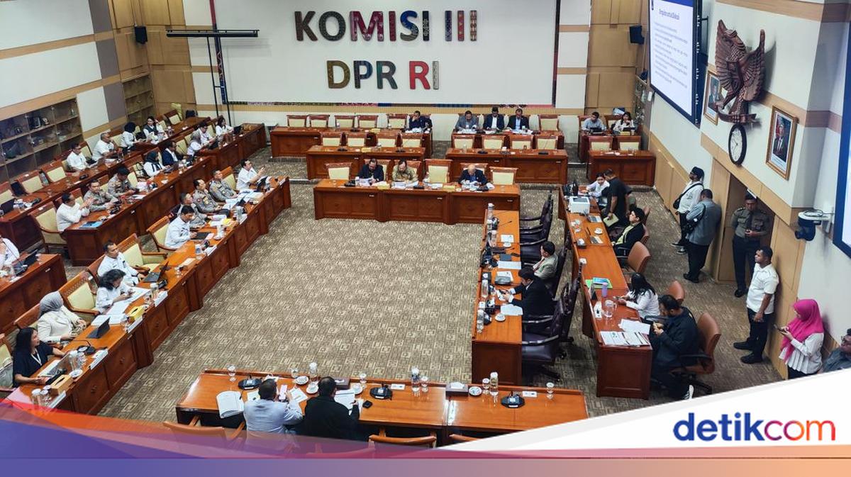 Legislator Usul Usia Pensiun Polri Dibedakan: Jenjang Jenderal 61-63 Tahun