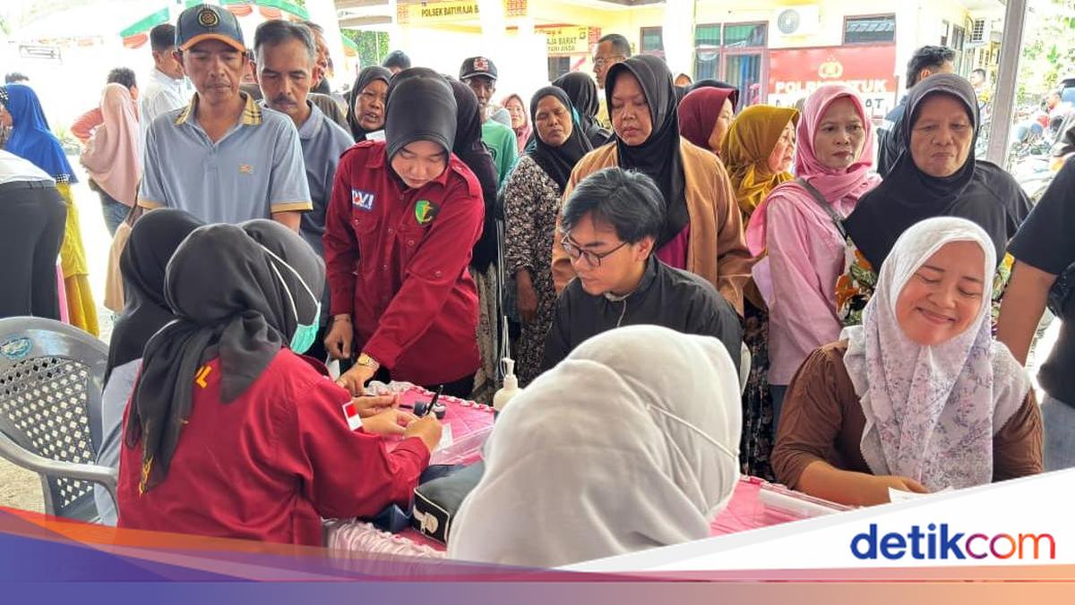 Hari Bhayangkara Ke-80, Polres OKU Gelar Bakti Kesehatan dan Beri Sembako