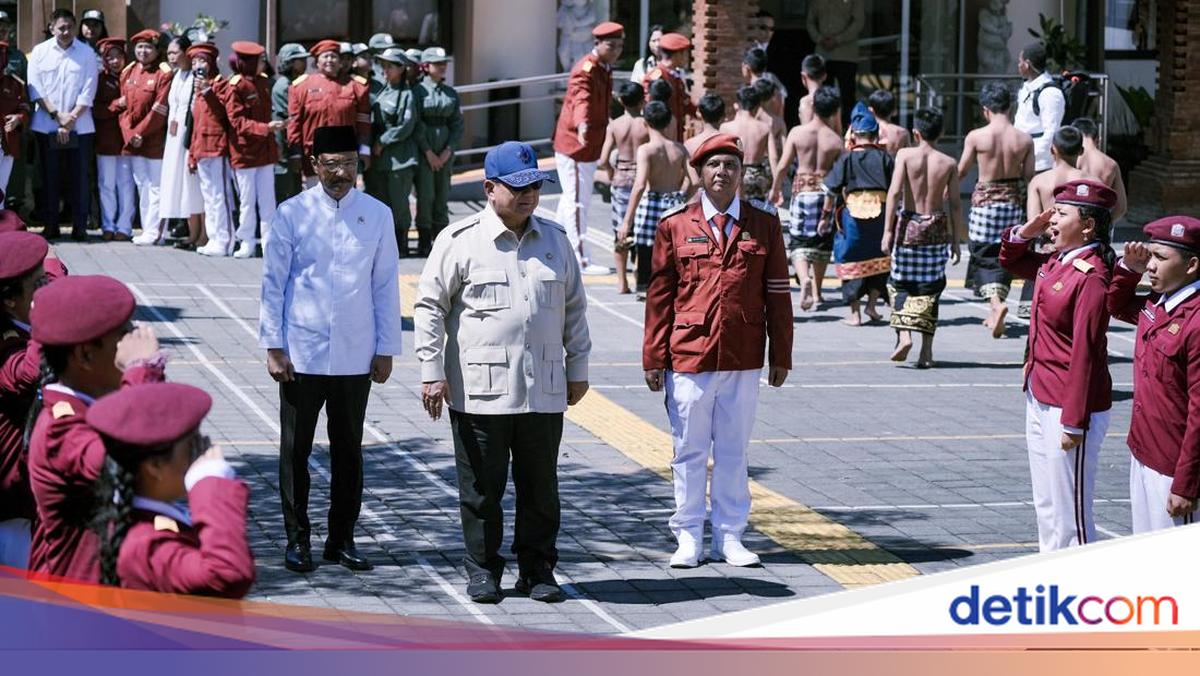 Kunjungi SRMP 17 Tabanan, Prabowo Beri Pesan Ini untuk Para Siswa