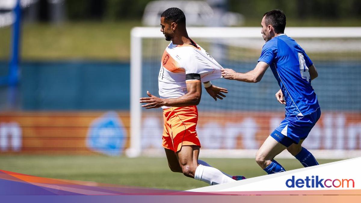 BELANDA VS UZBEKISTAN: GOL PENALTI GAKPO MENANGKAN DE ORANJE 2-1
