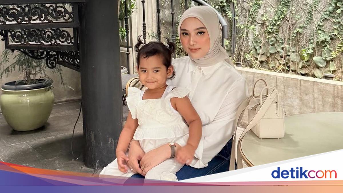 Dinan Fajrina Akhirnya Tunjukkan Foto Utuh Anak