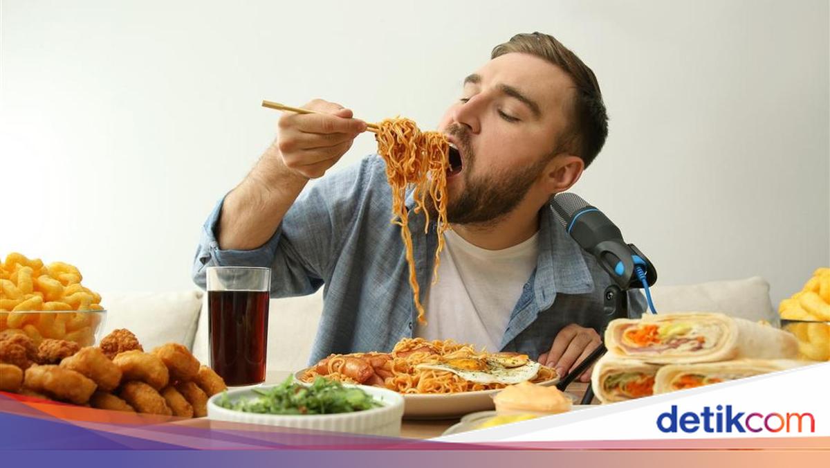 Di Balik Tren Mukbang yang Viral, Hati-hati Risiko Kesehatan yang Mengintai!